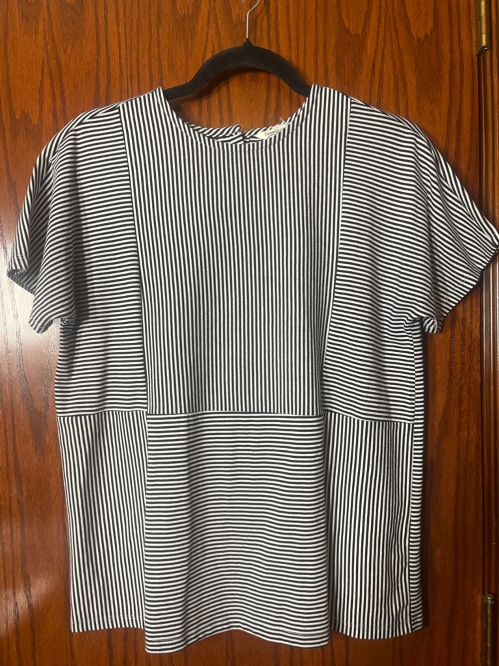 Black & White Striped Short-Sleeve women’s top. Button down back!